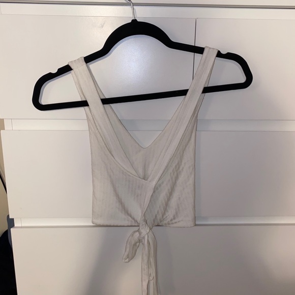 2/$30 Lulus Cropped Tank - Picture 5 of 5